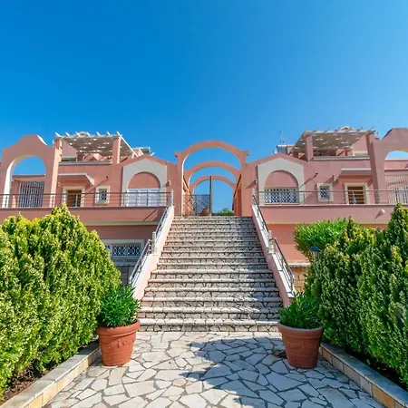 Rosa 1 , , Corfu * Dassia (Corfu)