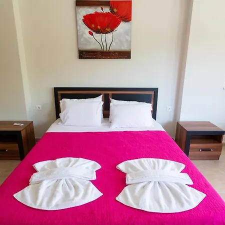 Villa Rosa 1 , , Corfu Dassia (Corfu)